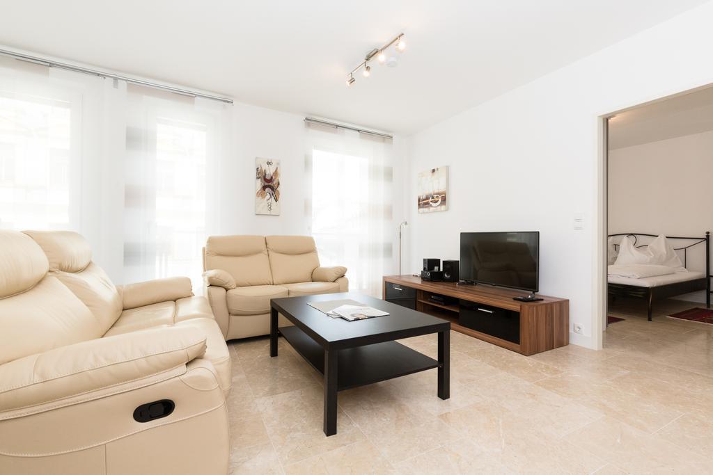 Rafael Kaiser - Paros Apartment - Contactless 24H Check-In Bécs Kültér fotó